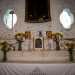 Linterno del piccolo vano, illuminato da due finestre ovali e da una lampadina, mostra gravi segni di deterioramento e necessiterebbe di un urgente restauro
